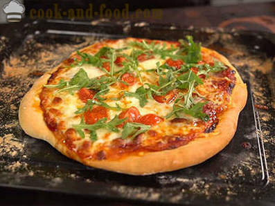 Pizza med rökt korv - det enklaste receptet
