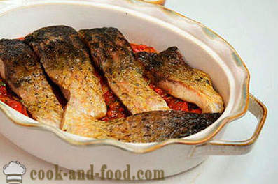Fisk i ugn med grönsaker i ugnen