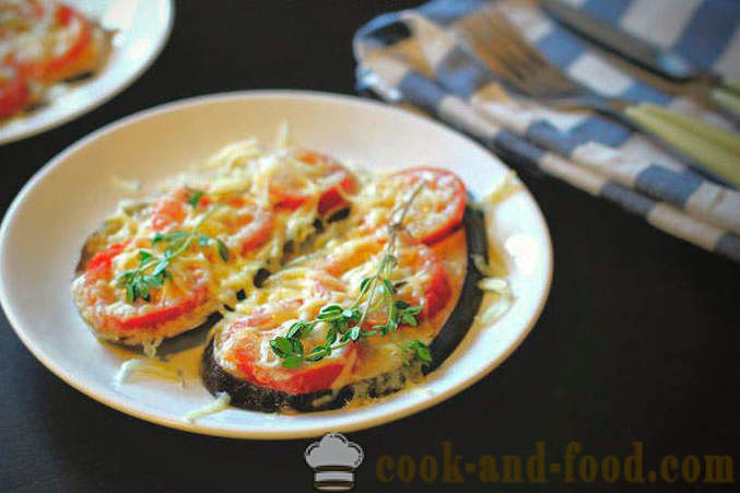 Bakad aubergine med tomat och ost