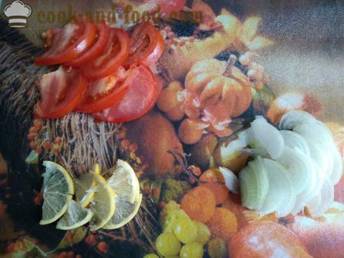 Makrill bakat med tomater och en citron i folie - som bakade makrill med citron i ugnen, med en steg för steg recept foton