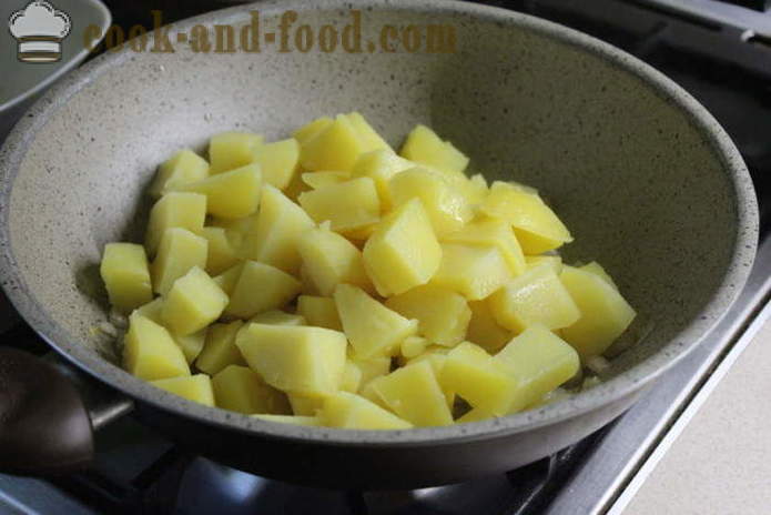 Kokt potatis med lök och bacon - så läckra att laga potatis för en sida maträtt, en steg för steg recept foton