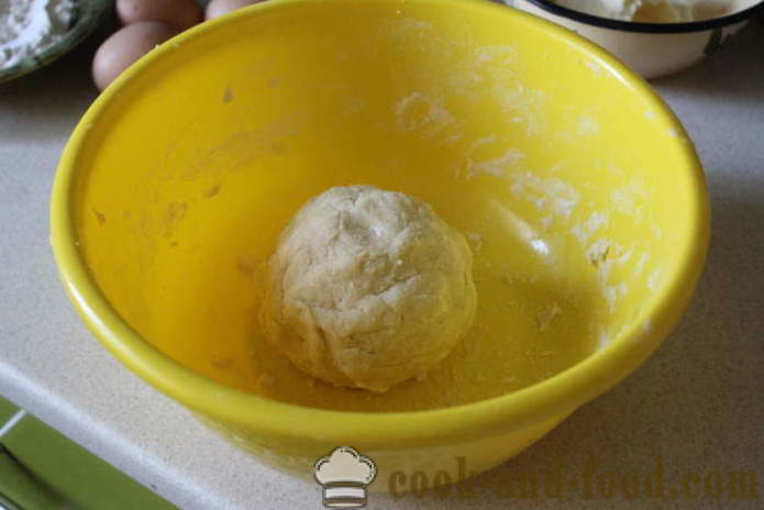 Päron pajdeg - hur man bakar en tårta med päron, vaniljsås och sufflé i ugnen, med en steg för steg recept foton