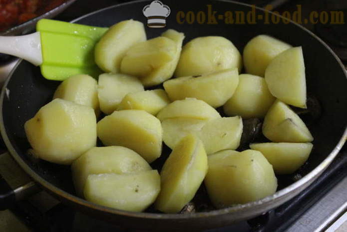 Potatis med svamp med gräddfil och vitlök - hur man lagar potatis med svamp i en stekpanna, en steg för steg recept foton