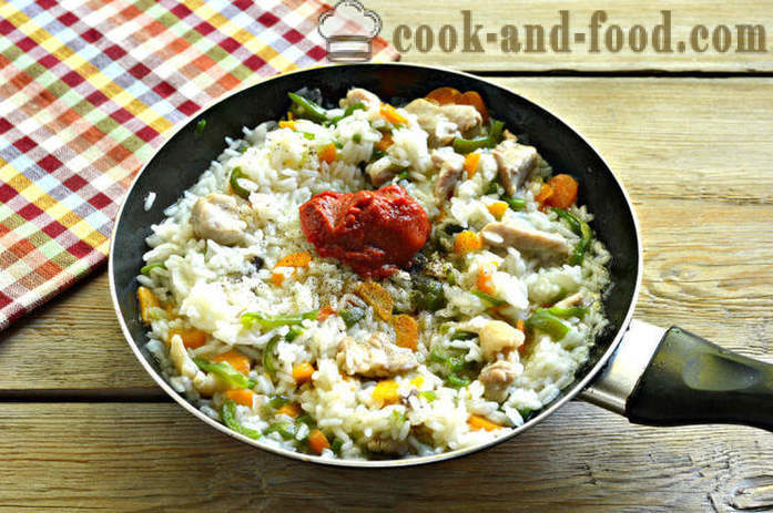 Ris med grönsaker och kyckling - både läckra kyckling koka ris i en stekpanna, en steg för steg recept foton