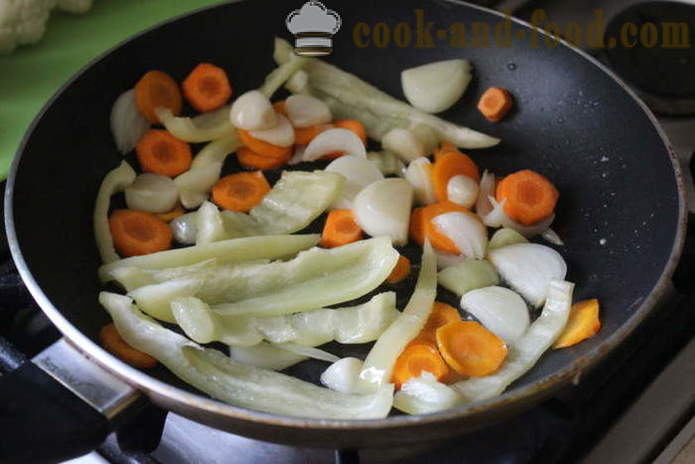 Unga potatis i en gryta med korv och grönsaker - hur man lagar en stek i ugnen unga potatis, en steg för steg recept foton