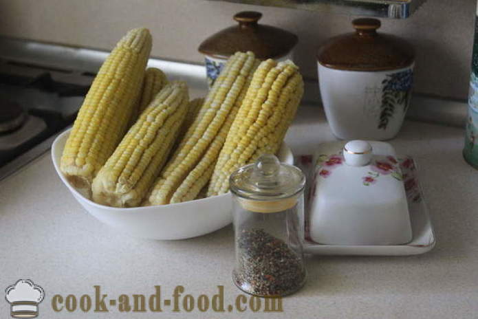 Corn bakas i ugnen i folie - hur man lagar majskolv i ugnen, med en steg för steg recept foton