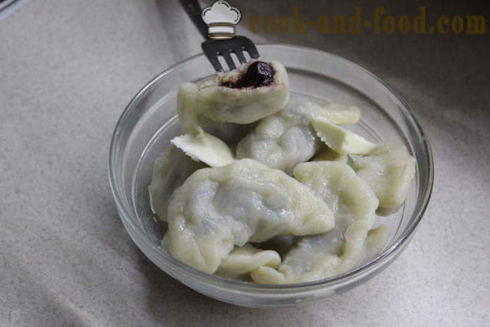 Degen för dumplings med jäst - hur man förbereder degen för dumplings i bakmaskin, en steg för steg recept foton
