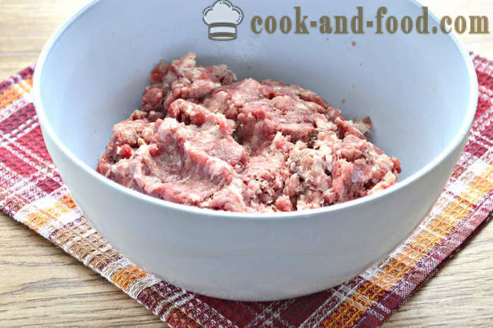 Köttbullar av köttfärs med ris i en stekpanna - hur man lagar köttbullar från köttfärs och sås, med en steg för steg recept foton
