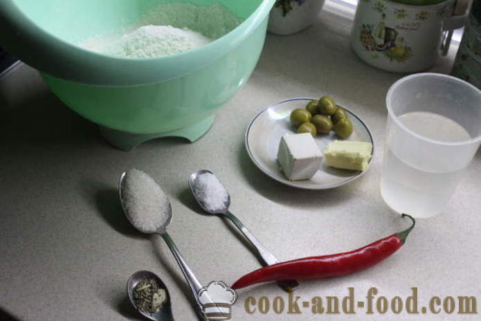Bakad jäst bröd med oliver och paprika - hur man bakar italienska bröd i ugnen, med en steg för steg recept foton
