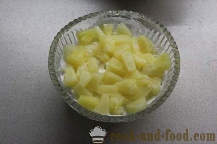 Layered sallad med svamp, bröst och ananas - Hur man gör ananas sallad med kyckling, en steg för steg recept foton