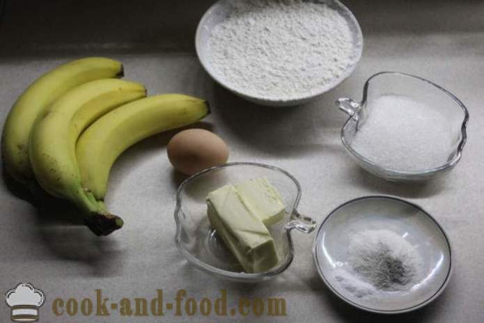 En läcker banankaka med nötter - hur man lagar muffins med banan i ugnen, med en steg för steg recept foton