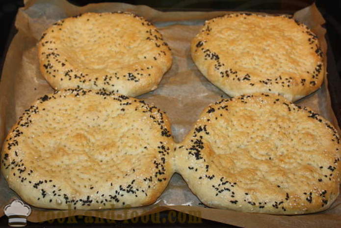Jäst kaka i ugnen patyr - hur man lagar uzbekiska bröd hemma, steg för steg recept foton