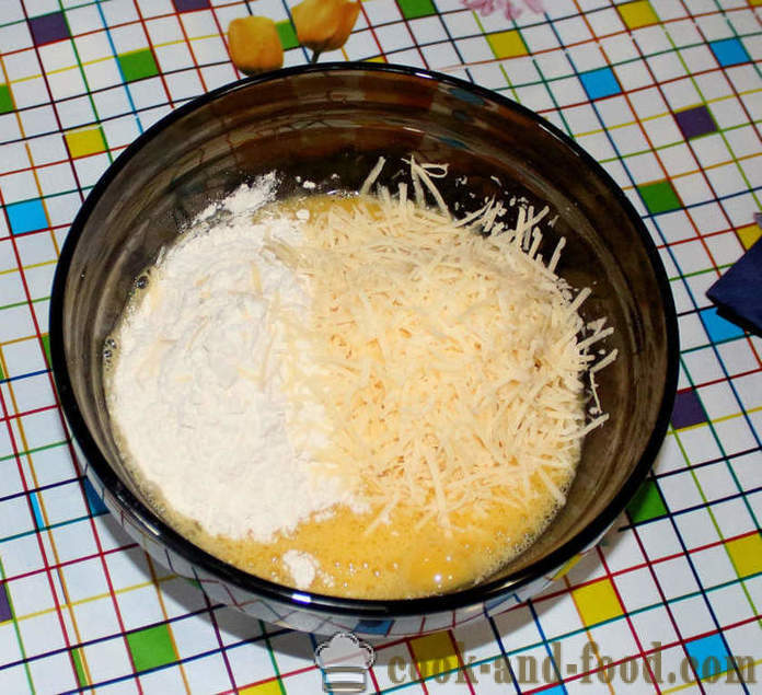 Enkel ostkaka smet för fisken, kotletter, kyckling, blomkål eller zucchini - hur man gör ost smet, med en steg för steg recept foton