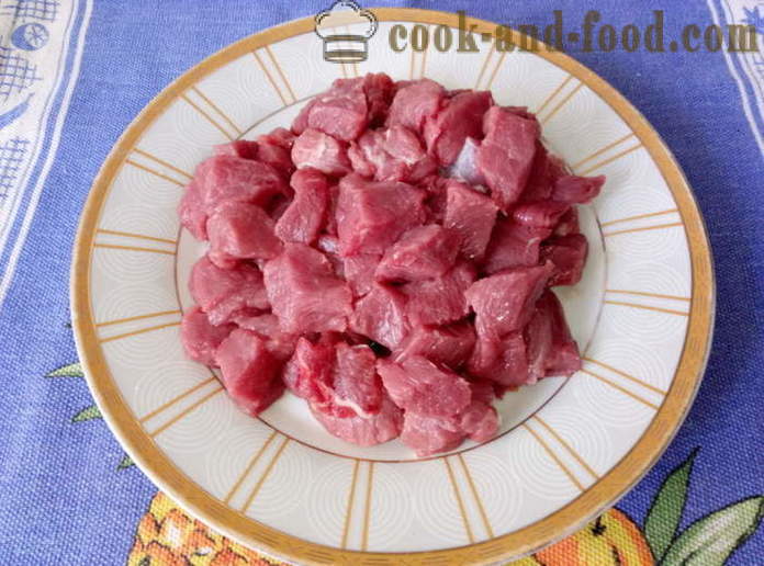 Nötkött i en kruka i ugnen - hur man sätter ut köttet i en gryta, med en steg för steg recept foton