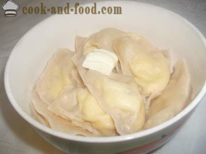 Läckra dumplings med keso och körsbär sås - hur man gör dumplings med keso, en steg för steg recept foton