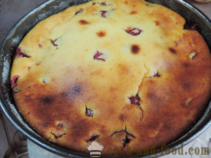 Läcker och enkel ostmassa pudding med körsbär - Hur man gör Keso gryta i ugnen, med en steg för steg recept foton