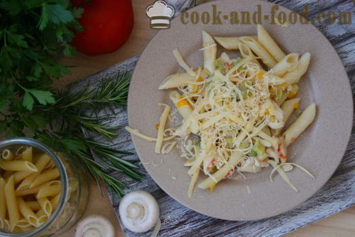 Italiensk hemlagad pasta med kyckling, grönsaker och ost - hur man lagar italiensk pasta hemma, steg för steg recept foton