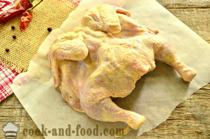 Hel kyckling bakas i folie i ugnen - hur man lagar en kyckling i ugnen i folie, med en steg för steg recept foton