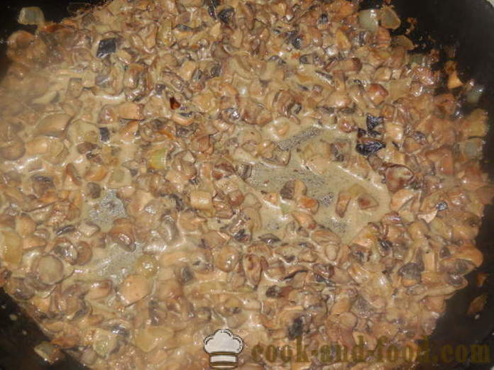 Stuvade champinjoner i gräddsås i en kastrull - hur man lagar svamp i gräddfil, ett steg för steg recept foton