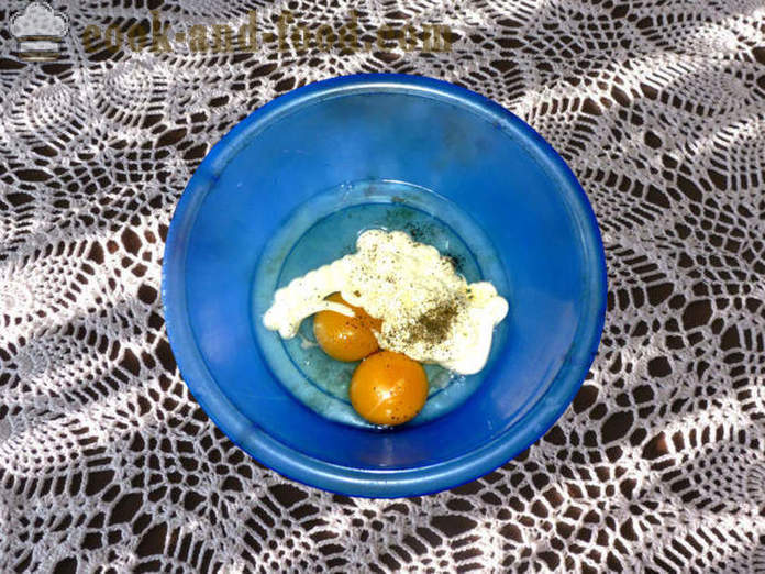 Sallad med äggröra och korv och gräddfil - hur man förbereder en sallad med en omelett, en steg för steg recept foton