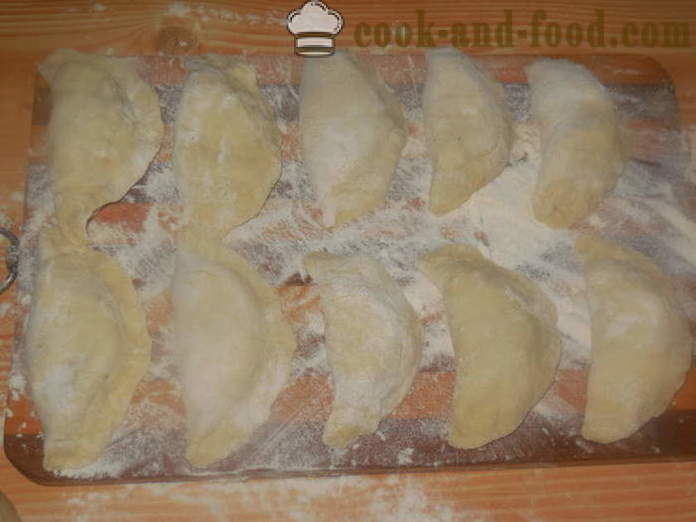 Meatless dumplings med rå potatis och lök - hur man lagar dumplings med rå potatis, en steg för steg recept foton