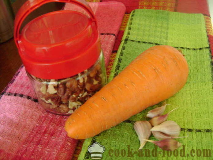 Majonnäs läcker sallad med ramslök, morötter, vitlök och nötter - hur man lagar morot sallad med ramslök, med en steg för steg recept foton
