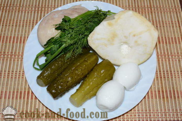 Selleri sallad med kyckling, ägg, gurka och majonnäs - Hur man förbereder en sallad av rotselleri, ett steg för steg recept foton