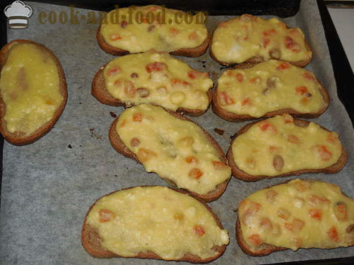 Lata ostkaka från brödet med ost, torkade aprikoser och kiwi - som en lat baka ostkaka med keso, en steg för steg recept foton