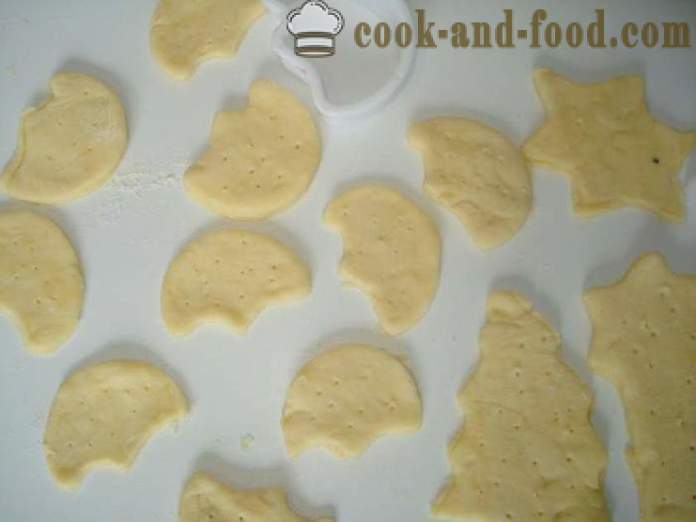Snabb och läckra kakor från flagnande osyrade deg med socker och jordnötter - hur man gör cookies av smördeg i ugnen, med en steg för steg recept foton