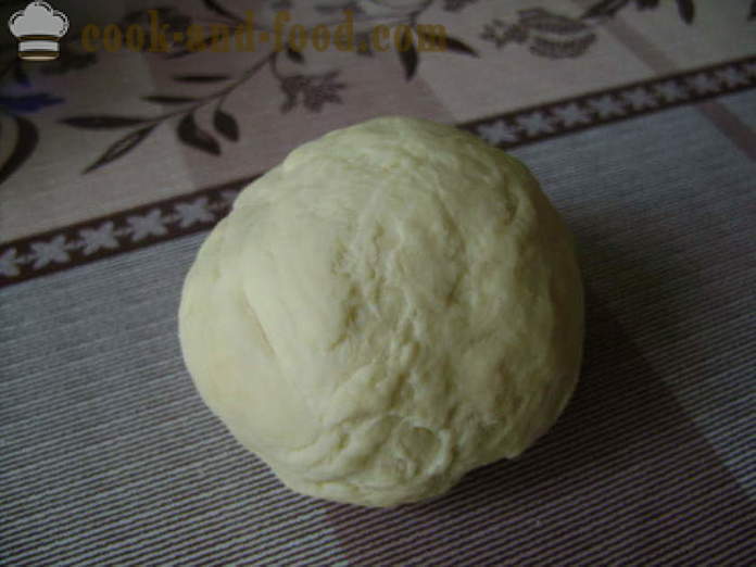 Degen för dumplings med gräddfil och vatten - hur man knåda degen i dumplings, en steg för steg recept foton