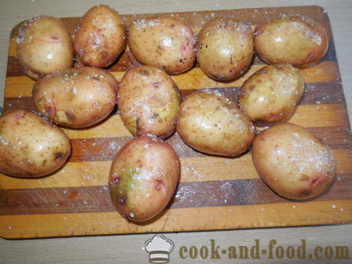 Bakad potatis i sina jackor i ugnen - läckra bakade potatis i deras skinn i ugnen, med en steg för steg recept foton