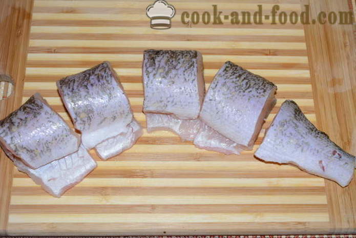 Stekt gädda med lök i en mjöl - läckra gädda stek i en stekpanna hemma, steg för steg recept foton