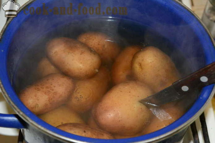 Kokt potatis i deras skinn för en sallad - hur man lagar potatis i deras skinn i en kastrull med en steg för steg recept foton