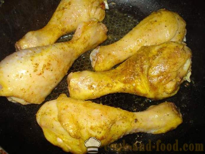 Kyckling kycklingben i sojasås - både läckra att laga kycklingklubbor i en stekpanna, en steg för steg recept foton