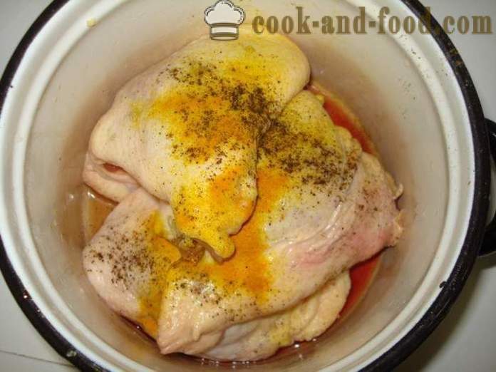 Bakad kyckling lår i en folie - Som en läckra bakverk kyckling lår i ugnen, med en steg för steg recept foton