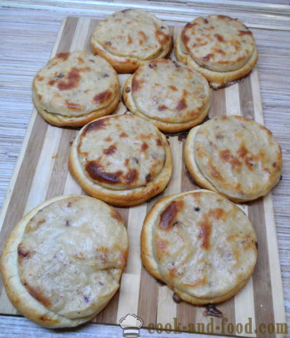 Shangi läckra potatis från jäst deg - Shangi hur man laga mat med potatis i ugn, med en steg för steg recept foton