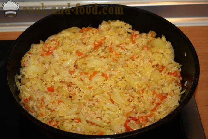 Läcker sida skålen med ris med morötter, lök och vitlök - hur man lagar en läcker sida skålen med ris, en steg för steg recept foton