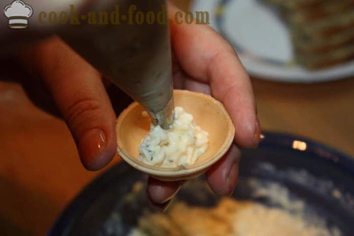 Jewish aptitretare smält ost med vitlök - hur man gör Jewish aptitretare med vitlök, en steg för steg recept foton
