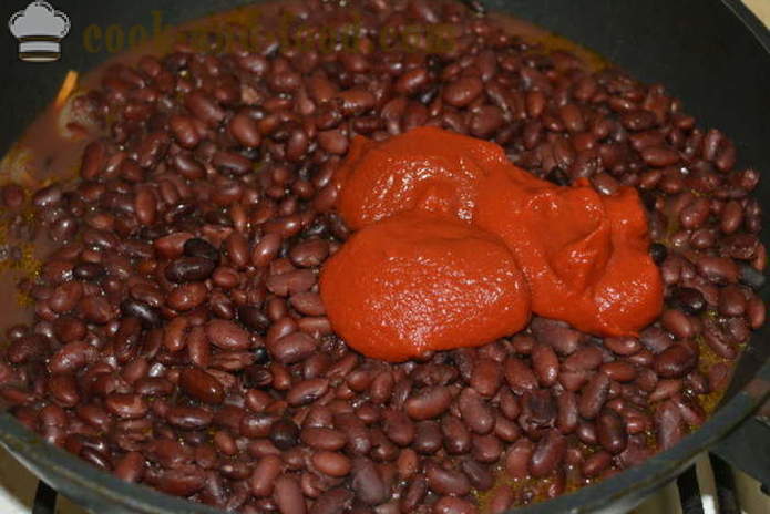 Lobio röda bönor med morötter och lukom- hur man lagar lobio av röda bönor, en steg för steg recept foton