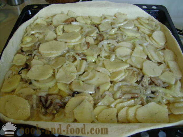 Jäst paj med potatis och svamp - hur man lagar en paj med svamp och potatis, med en steg för steg recept foton
