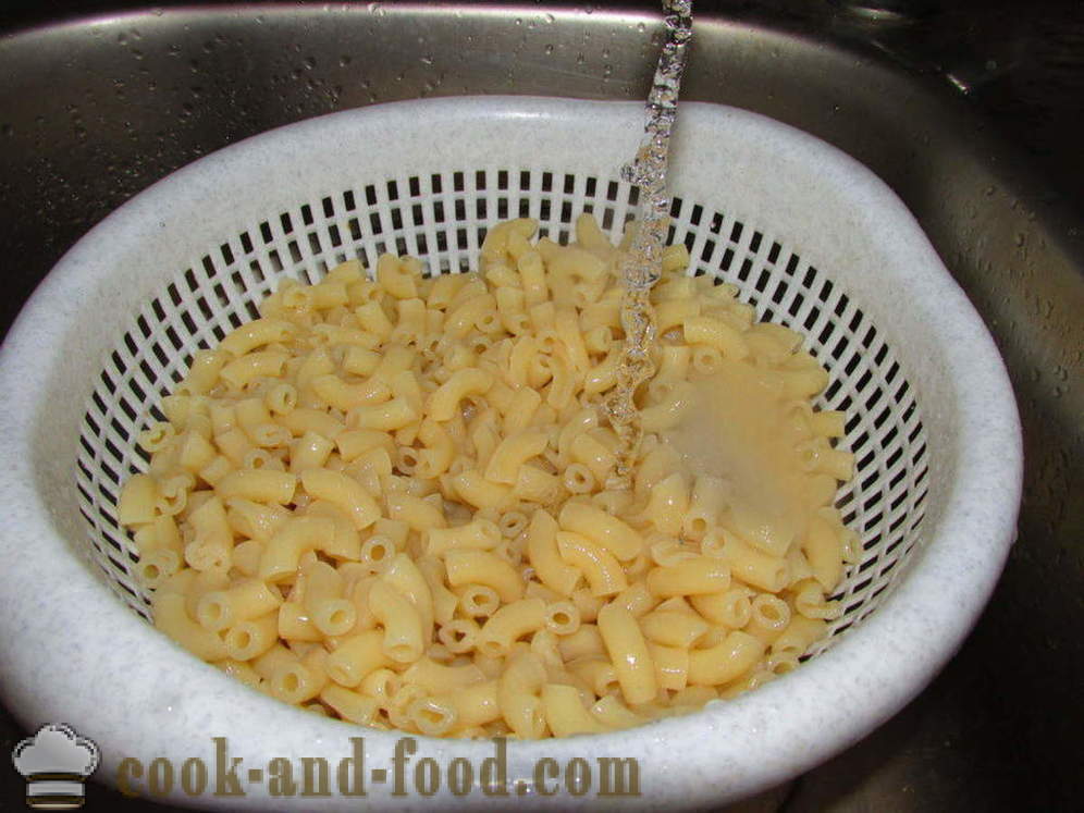 Pasta nautiskt med korv i en stekpanna - hur man lagar god pasta med korv, en steg för steg recept foton