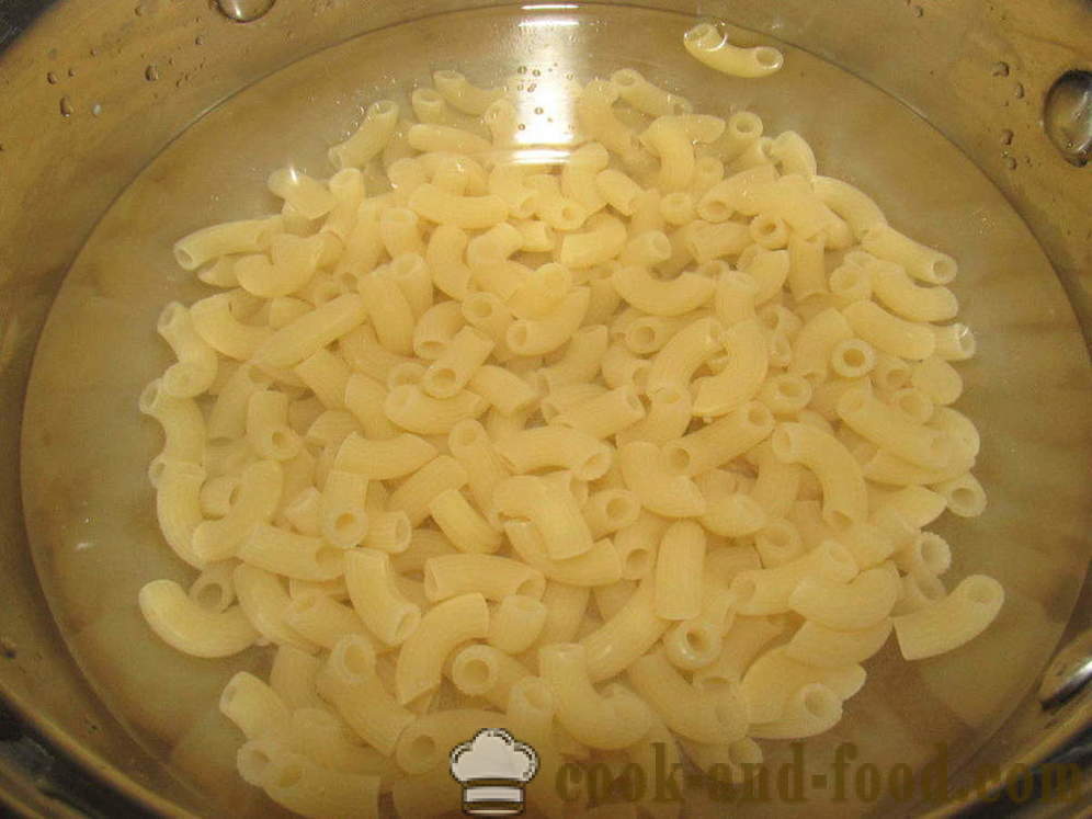 Pasta nautiskt med korv i en stekpanna - hur man lagar god pasta med korv, en steg för steg recept foton
