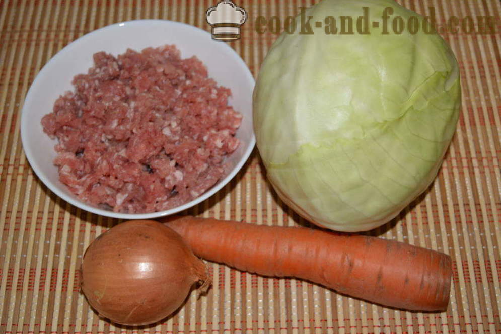 Bräserad kål med köttfärs på skovorode- hur man lagar en läcker gryta av kål med köttfärs, ett steg för steg recept foton