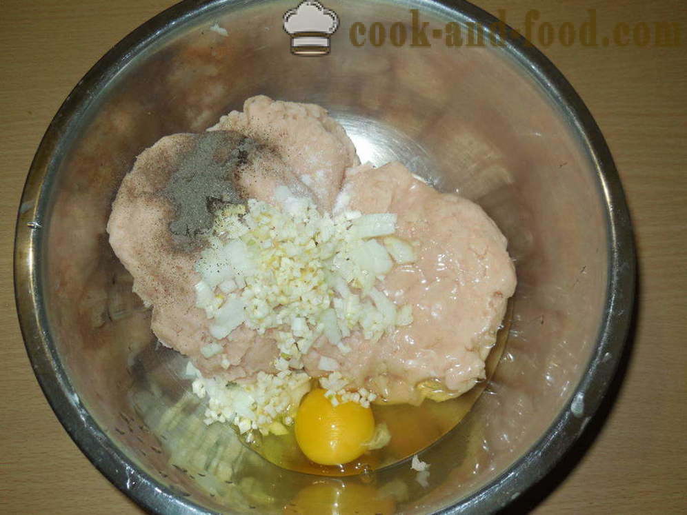 Steam kött rulle med vaktelägg - hur man lagar köttfärslimpa med ägg för ett par, med en steg för steg recept foton