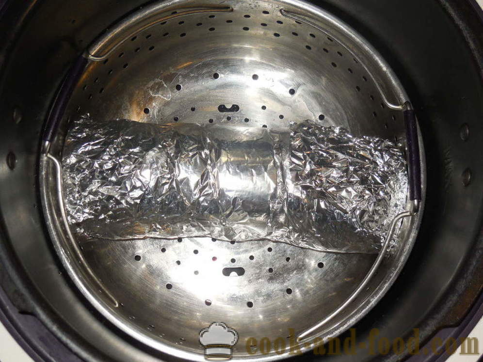 Steam kött rulle med vaktelägg - hur man lagar köttfärslimpa med ägg för ett par, med en steg för steg recept foton
