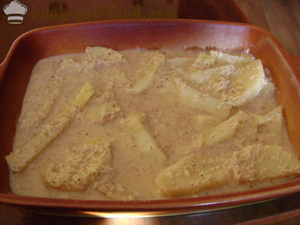 Potatis bakad i gräddsås - både läckra bakade potatis i ugn med brynt skorpa, med en steg för steg recept foton