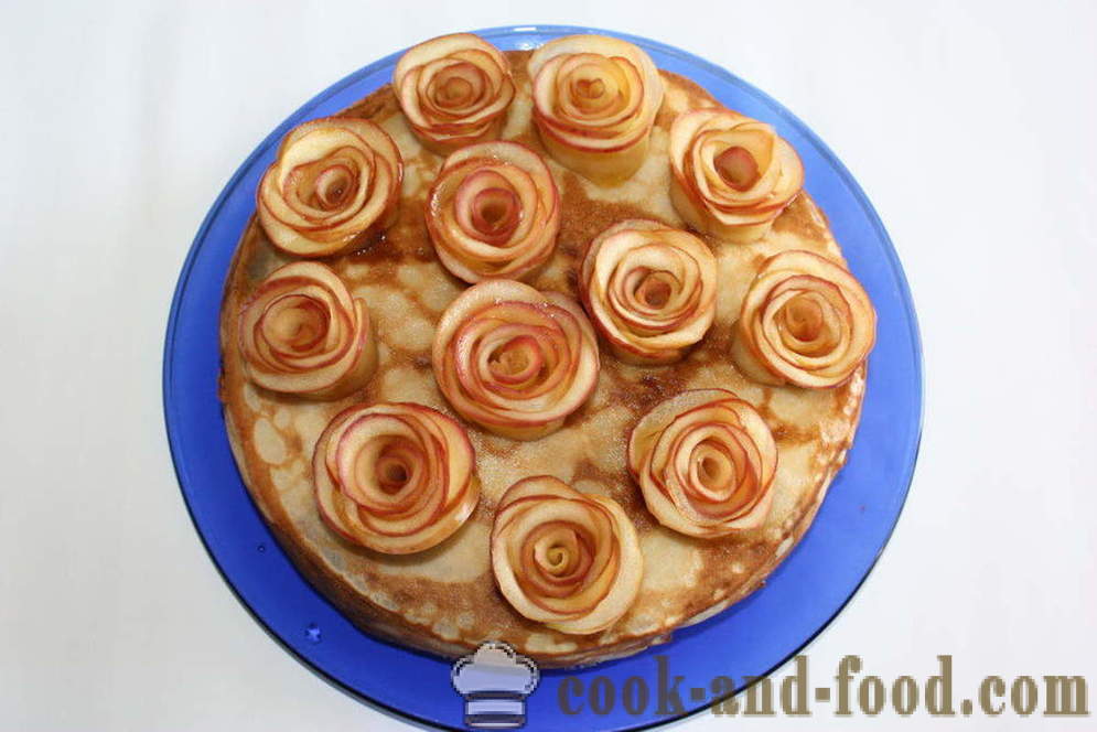 Pannkaka kaka med cream cheese och apple rosor - hur man gör en pannkaka kaka med ostmassa, ett steg för steg recept foton