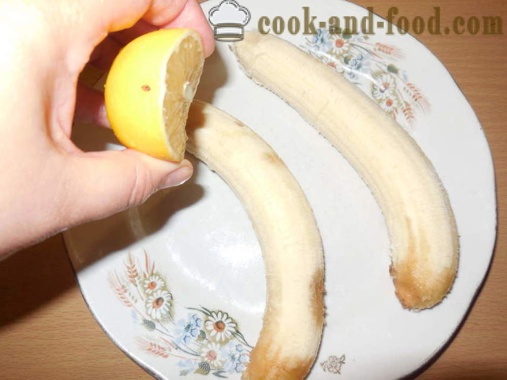 Bananer bakas i ugnen med nötter och socker - som bakade bananer i ugnen för dessert, en steg för steg recept foton