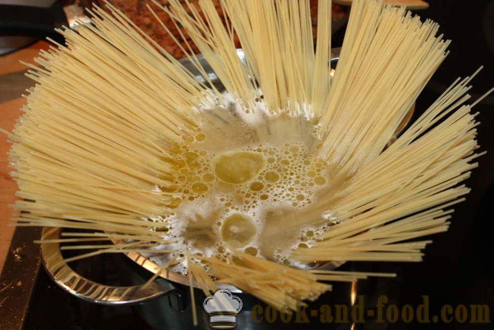 Spaghetti med köttfärssås - hur man lagar spagetti bolognese, en steg för steg recept foton