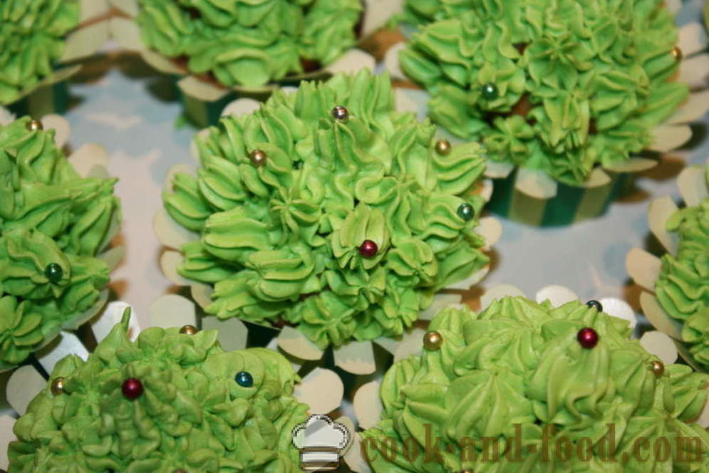 Vanilj muffins med grädde top-steg för steg, hur man gör cupcakes med grädde på toppen, ett recept med ett foto